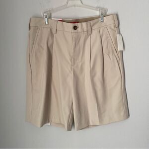 Izod Men’s Pleated Front Cream Chino Shorts size 34W 9.5” Inseam